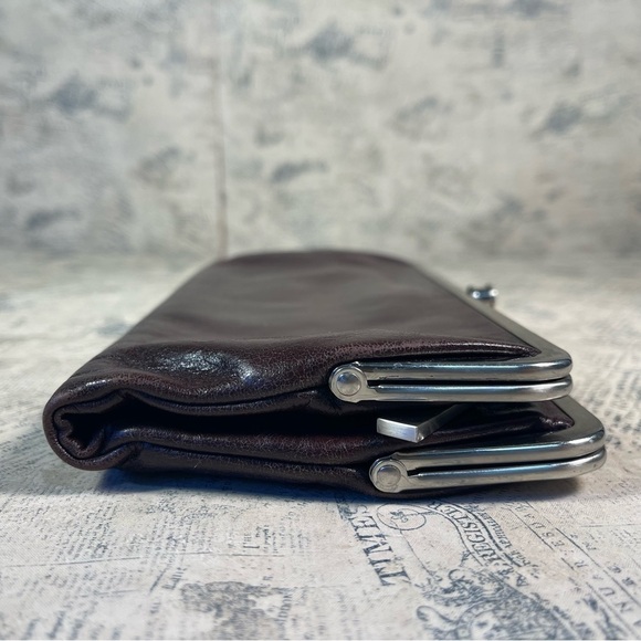 HOBO Lauren Brown Leather clutch wallet - Picture 4 of 13